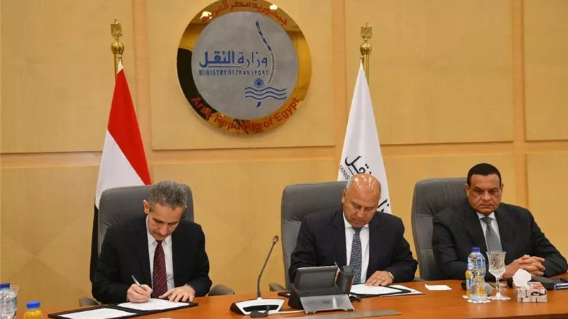 لاستغلال المرافق وطرح الأصول ..النقل توقع بروتوكولي تعاون مع محافظي الغربية والجيزة