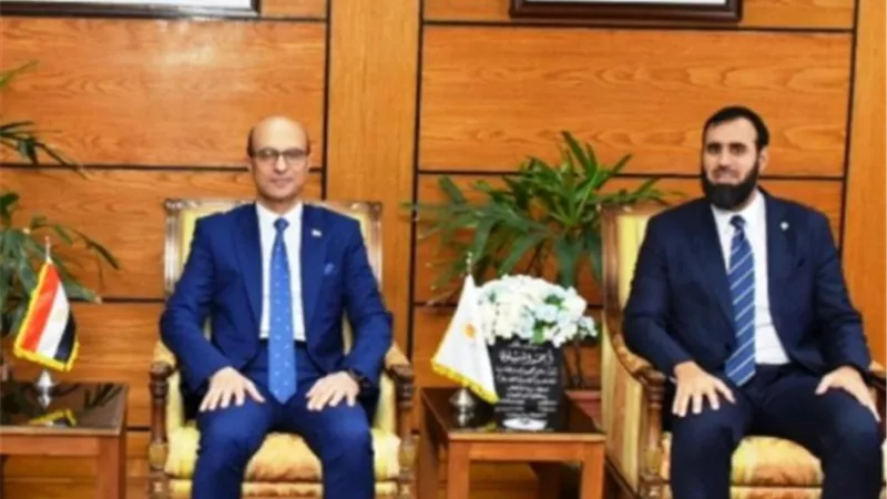رئيس جامعة أسيوط يستقبل الملحق الثقافى لدولة الكويت بالقاهرة