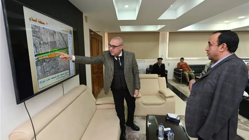 وزير الإسكان يتابع موقف تقنين أوضاع الأراضي بمدينة الشروق