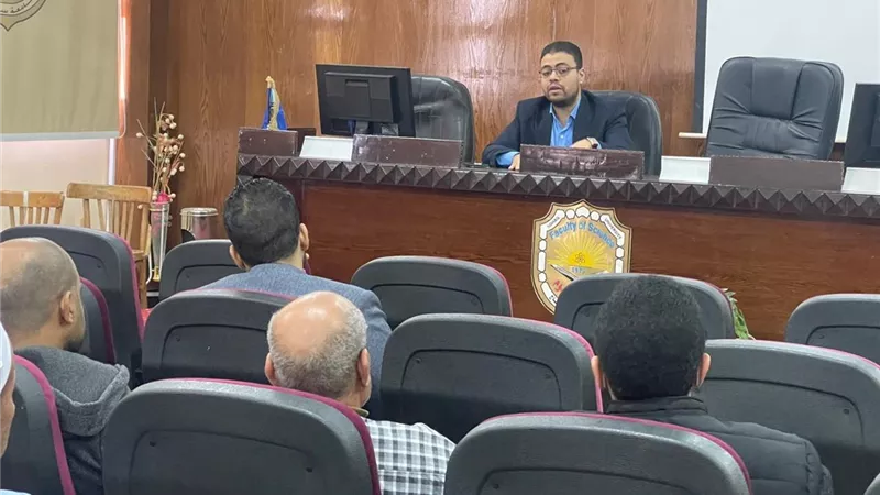 علوم سوهاج تنظم ورشة عمل عن كيفية صيانة الأجهزة العلمية