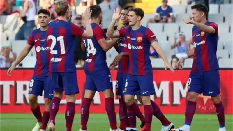 تشافي يعلن تشكيل برشلونة لمواجهة سالامانكا في كأس ملك إسبانيا