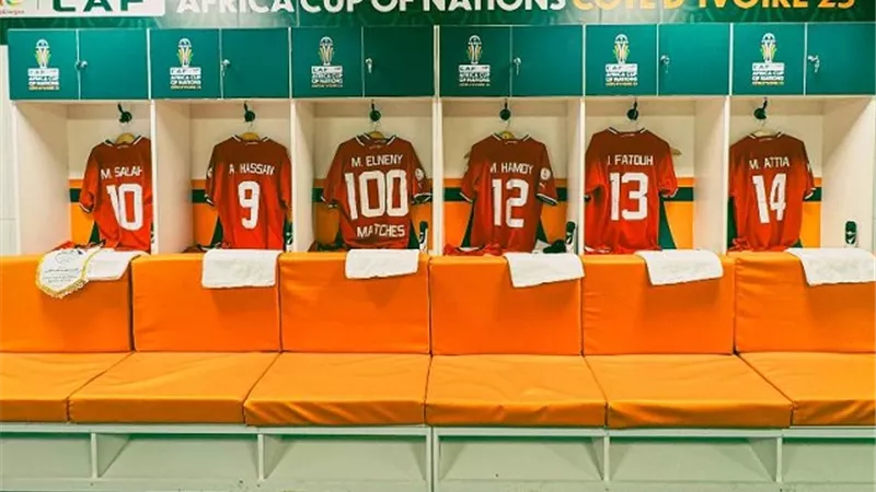 شاهد غرفة ملابس منتخب مصر قبل مواجهة غانا بأمم إفريقيا