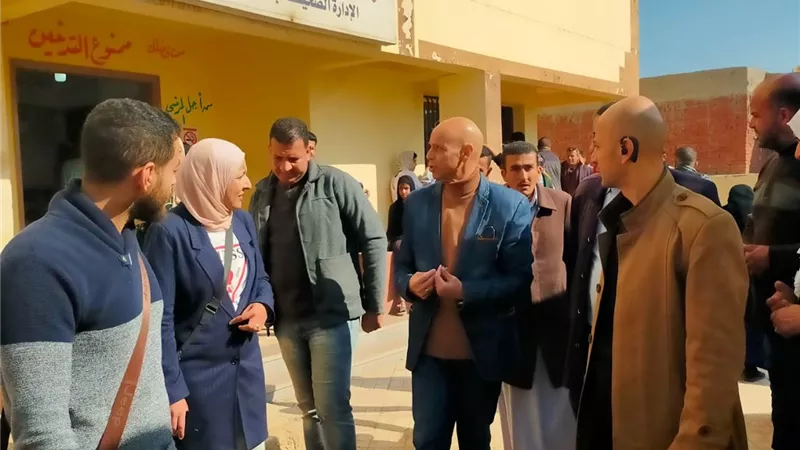 مدير صحة الشرقية يتفقد القافلة الطبية بالسنيطة