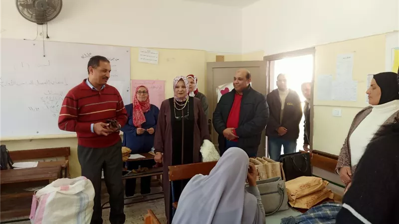 وكيل تعليم الجيزة يوجه بالدقة في تصحيح ورصد الدرجات
