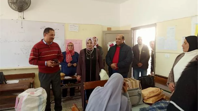 وكيل التعليم بالجيزةيتفقد كنترول الاعداديةبإدارتي أكتوبر والحدائق