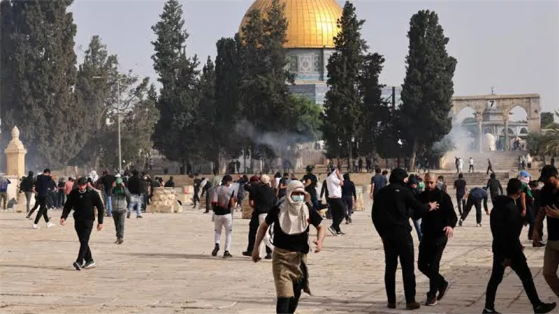 اشتباكات بين قوات الاحتلال وفلسطينيين في مخيم بلاطة