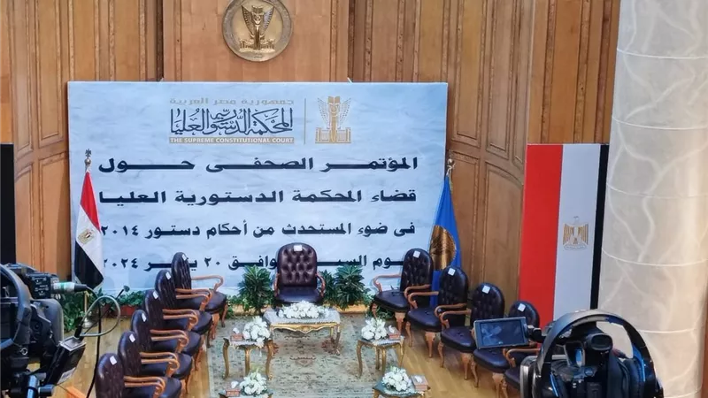 بدء توافد أعضاء لجنتي العشرة والخمسين واضعي الدستور