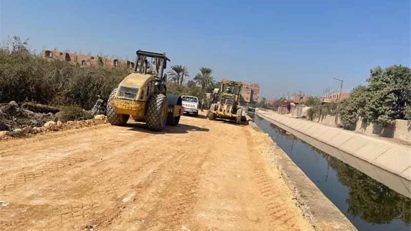 ازالة ٣٠ بناء مخالف على الأراضي الزراعية واملاك الدولة بالجيزة