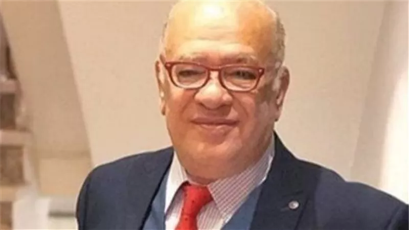 صلاح عبدالله يبدأ تصوير 