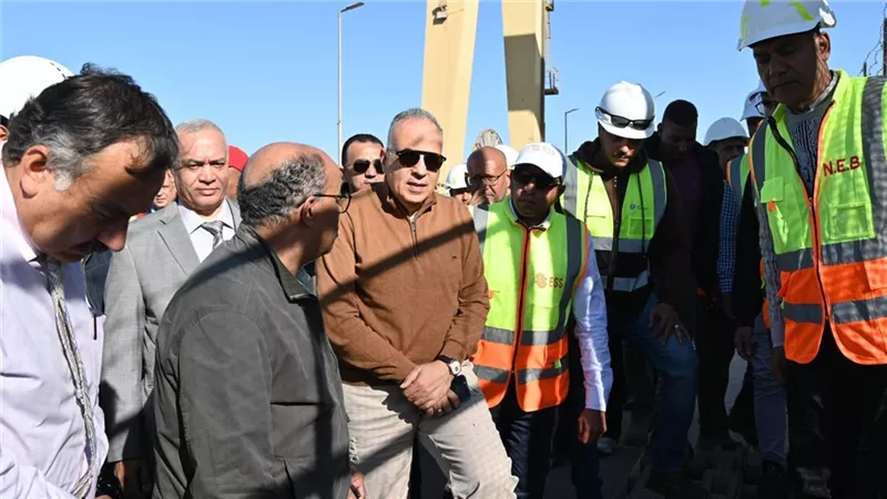 وزير الري يتفقد مشروع تحديث أنظمة تشغيل قناطر إسنا الجديدة