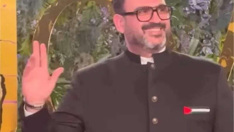 أكرم حسنى يدعم الشعب الفلسينى بحفل جوائز Joy Awards