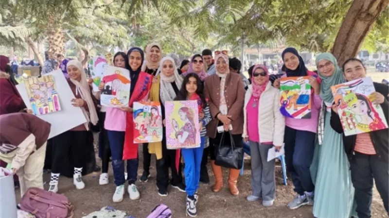تكريم ٨١ فائز في مسابقة الرسم لمحات من الهند