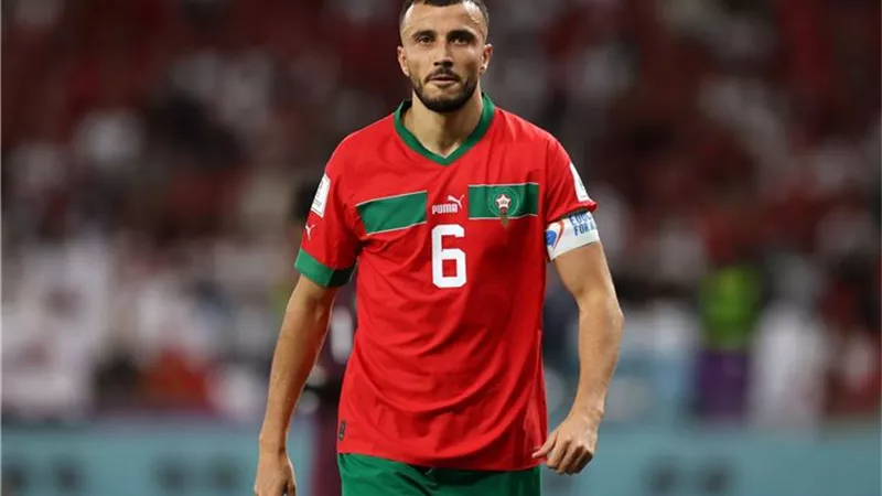 شاهد.. قائد منتخب المغرب يهاجم مواعيد مباريات كأس أمم إفريقيا