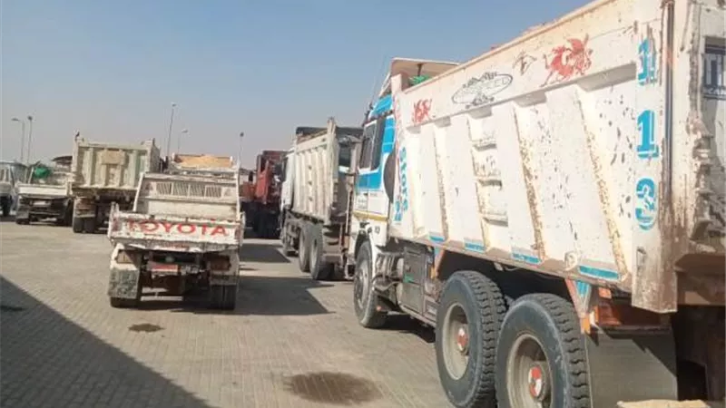 رضوان: جهاز مدينة بدر يتحفظ على 10 مركبات وينفذ إزالة مبانى.. صور