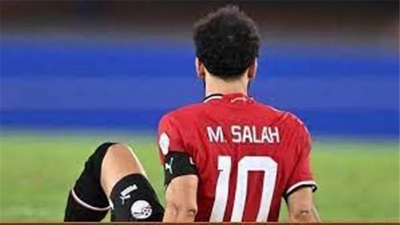 الكواليس الكاملة لقرار سفر صلاح إلى انجلترا .. اتفاق مع فيتوريا .. وإعلان كلوب يثير استياء الجبلاية