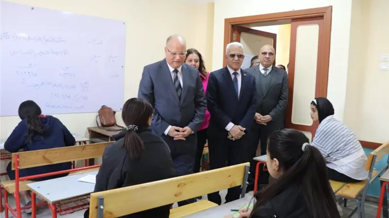 طلاب إعدادية القاهرة يؤدون اليوم امتحان العلوم