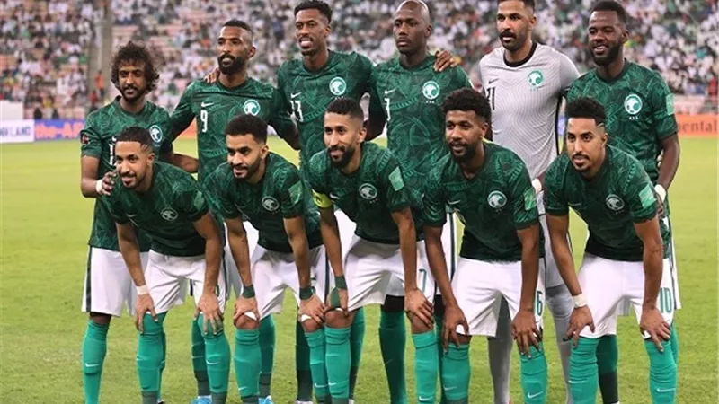 الشهري والدوسري يقودان هجوم منتخب السعودية أمام قيرغيزستان