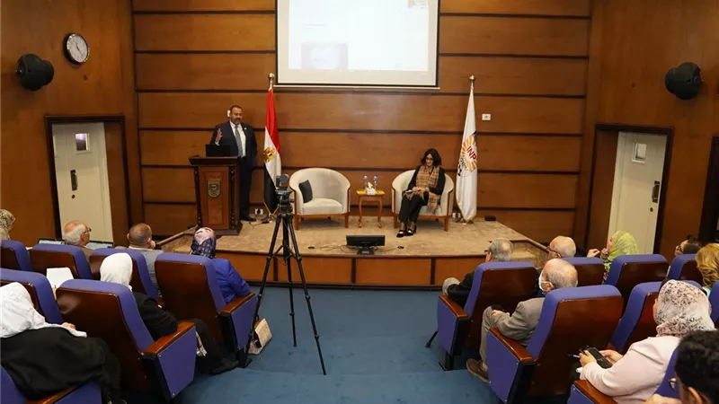 معهد التخطيط يعقد محاضرة حول أنظمة الإنذار المبكر