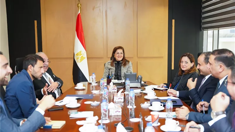 التخطيط تبحث مع أسلسكا دعم برنامج ماجستير إدارة الأعمال الحكومية