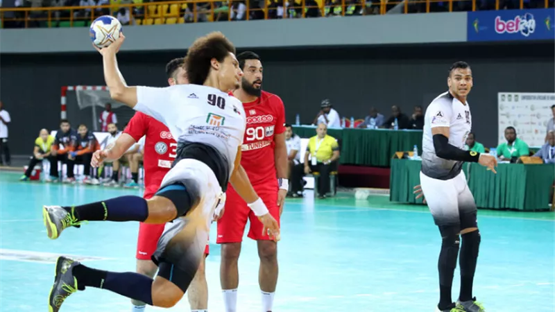 مربع ذهبي عربي ينتظر أمم إفريقيا لليد