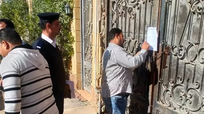 جهاز الشيخ زايد يكشف عن أسباب غلق وتشميع 7 منشآت عقارية.. صور