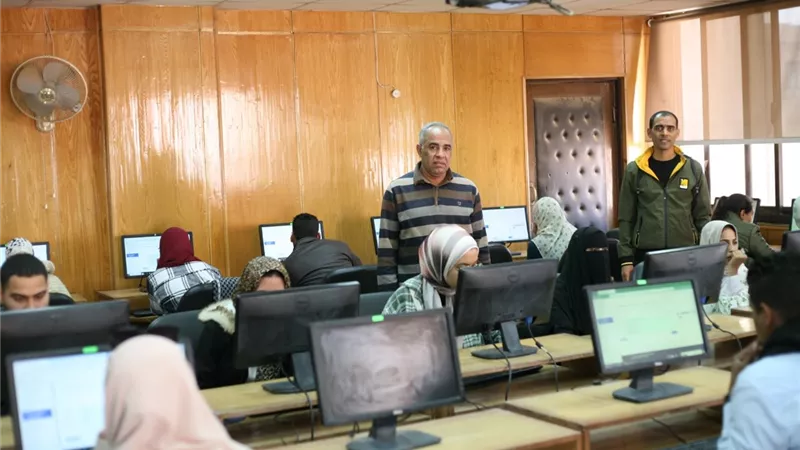 مركز التحول الرقمي بجامعة جنوب الوادي يجري اختبارات لـ 145 باحثاً