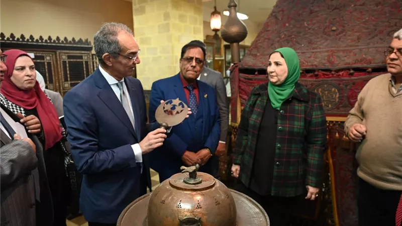 وزيرا الاتصالات والتضامن يبحثان التعاون فى رقمنة مقتنيات الجمعية الجغرافية المصرية