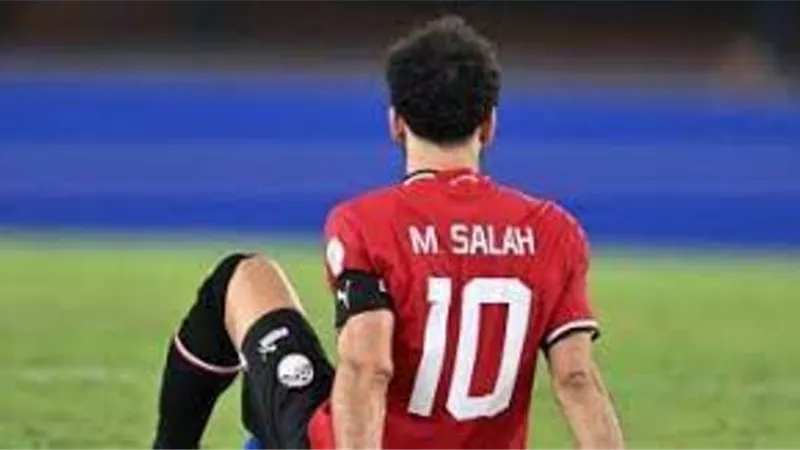 وكيله : إصابة محمد صلاح أخطر مما كان يتوقع