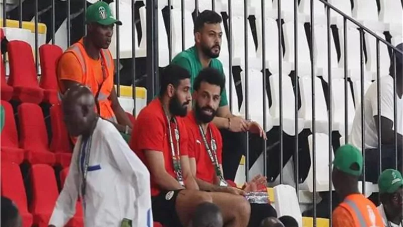 فيديو .. صلاح يشاهد مباراة مصر وكاب فيردى من المدرجات