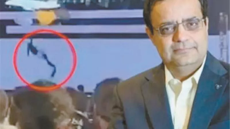 وفاة رجل أعمال أمام موظفيه في حفل لشركته
