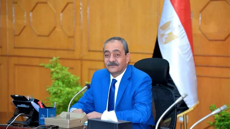 محافظ الإسماعيلية يوجه بتكثيف حملات النظافة و التجميل