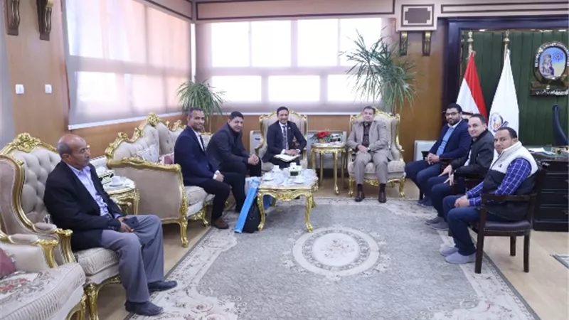 رئيس جامعة جنوب الوادي يستقبل وفد من الهيئة العربية للتصنيع