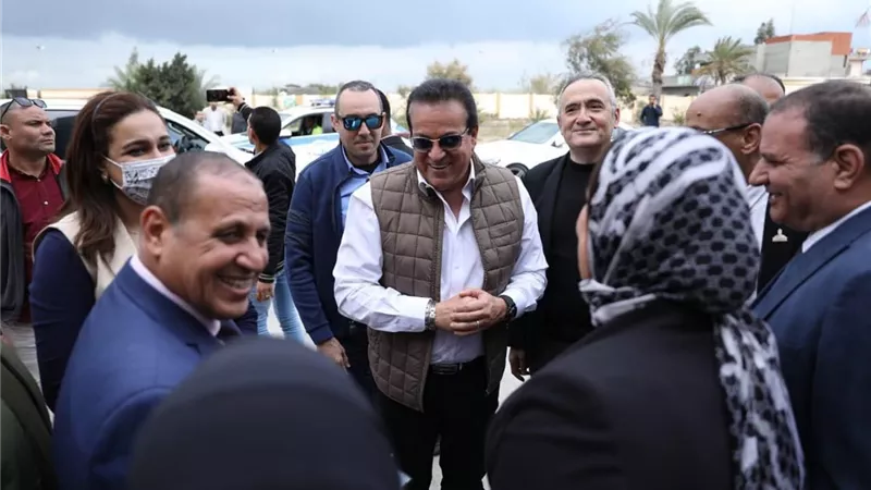 وزير الصحة يتفقد مستشفى 