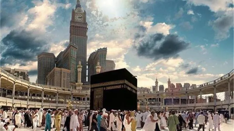 الركعتين التي بعد الطواف هل يُعاقَب تاركها