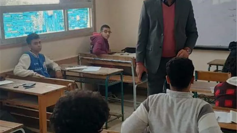 استبعاد إدارية من أمتحانات الإعدادية بالواسطى