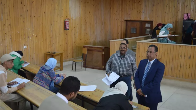 انتهاء امتحانات الفصل الدراسى الأول بكلية الحقوق بقنا