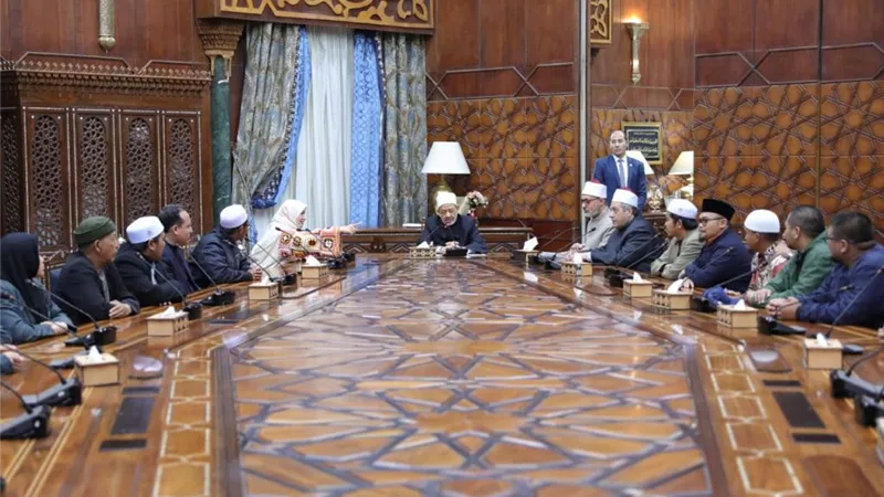 الإمام الأكبر يستقبل طلاب برنامجي تعزيز كوادر العلماءوالمعايشة اللغوية