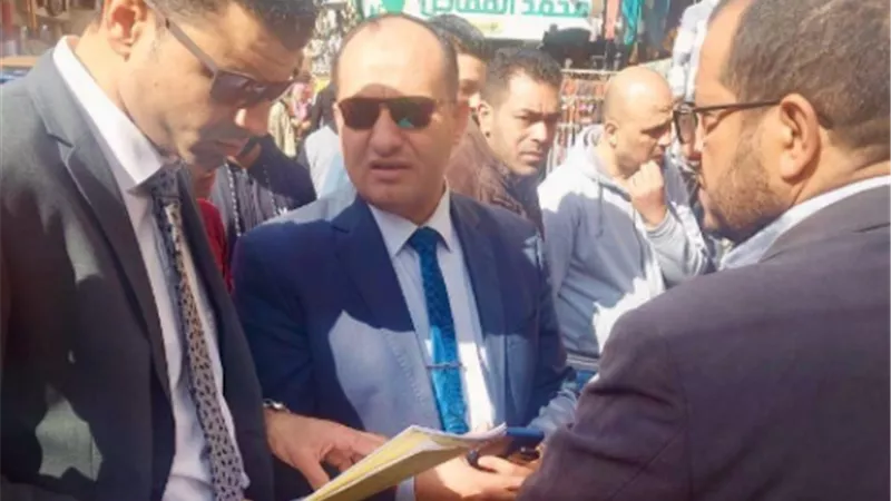 النيابة الإدارية تعاين موقع عقار دسوق المنهار