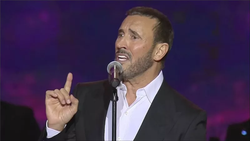 كاظم الساهر يروج لأحدث أغنياته في عيد الحب