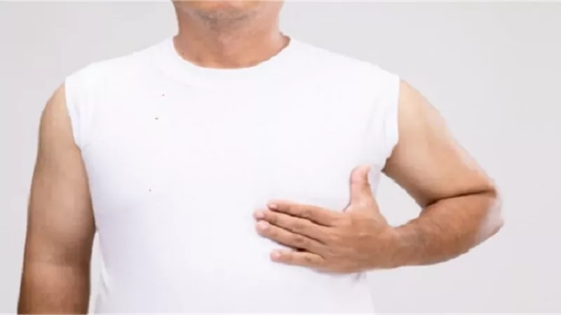 الوفاة المبكرة .. أبرز مخاطر بروز الثدي لدى الرجال
