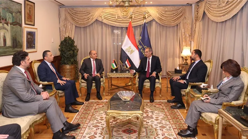 إنشاء كابل بحري جديد بين مصر والأردن..الاتصالات تكشف