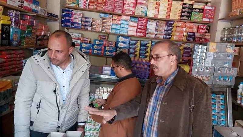 ضبط ٩٧ مخالفة تموينية خلال حملات على الأسواق