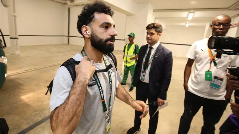 صلاح يبدأ برنامجه العلاجي فى ليفربول أملاً فى العودة للمنتخب