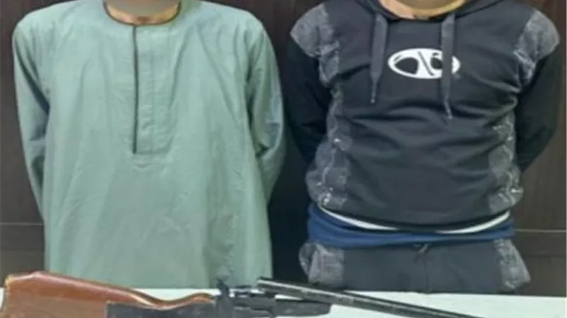 القبض على 3 أشخاص بـ أسلحة نارية في الشرقية والجيزة