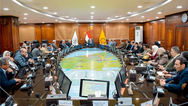 إقامة المعرض السنوي الأول لمستحضرات التجميل بجامعة بني سويف
