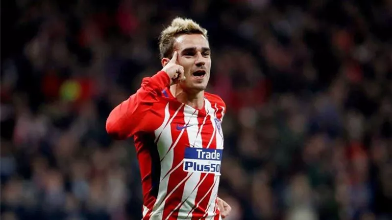 أتليتكو مدريد ضد إشبيلية .. جريزمان يضيع ضربة جزاء بطريقة كوميدية