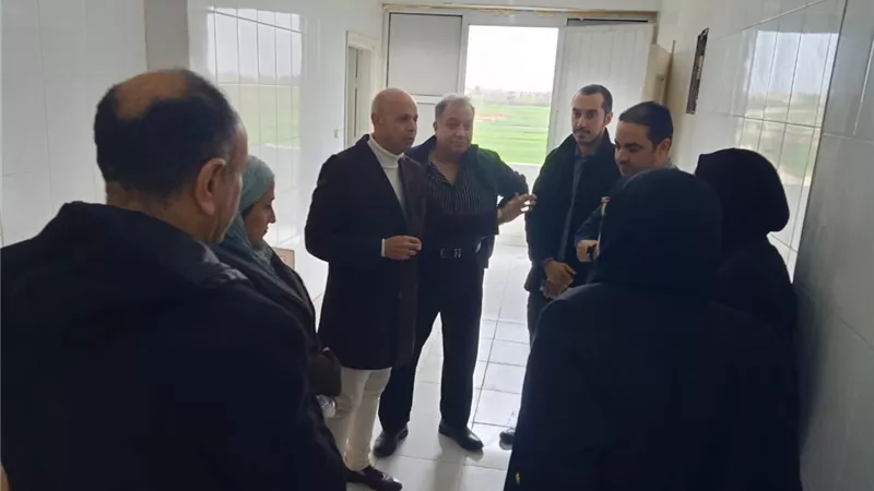 مدير صحة الشرقية يعاين مبنى بكفر جمعة لتقديم خدمات طبية به