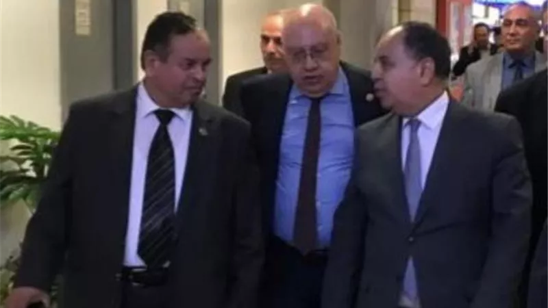 تحرير ٥٣٢ محضر ضبط بجمارك الركاب بمطار القاهرة خلال عام 2023