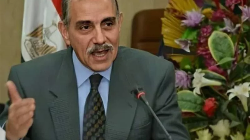 تطهير شبكات صفايات الأمطار والصرف الصحي بكفرالشيخ