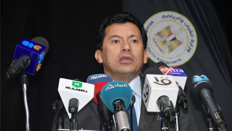 وزيرالرياضة يهنئ أبطال الإسكواش ببطولة جي بي مورجان